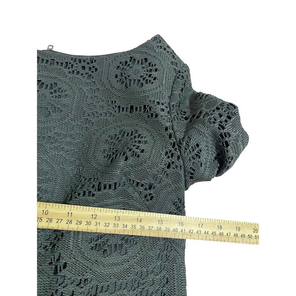 Adrianna Papell Gray Geometric Crochet Lace Sheath Dress Size 10 Short Sleeve - Picture 5 of 9